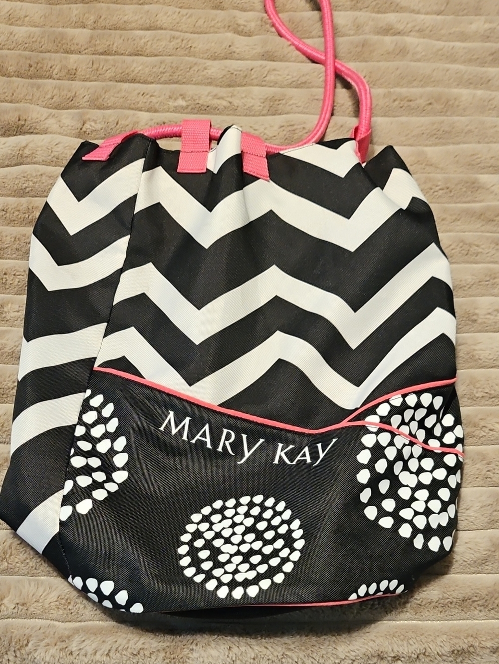 Mary Kay Black & White Chevron Tote Beach Bag with Pink Accents